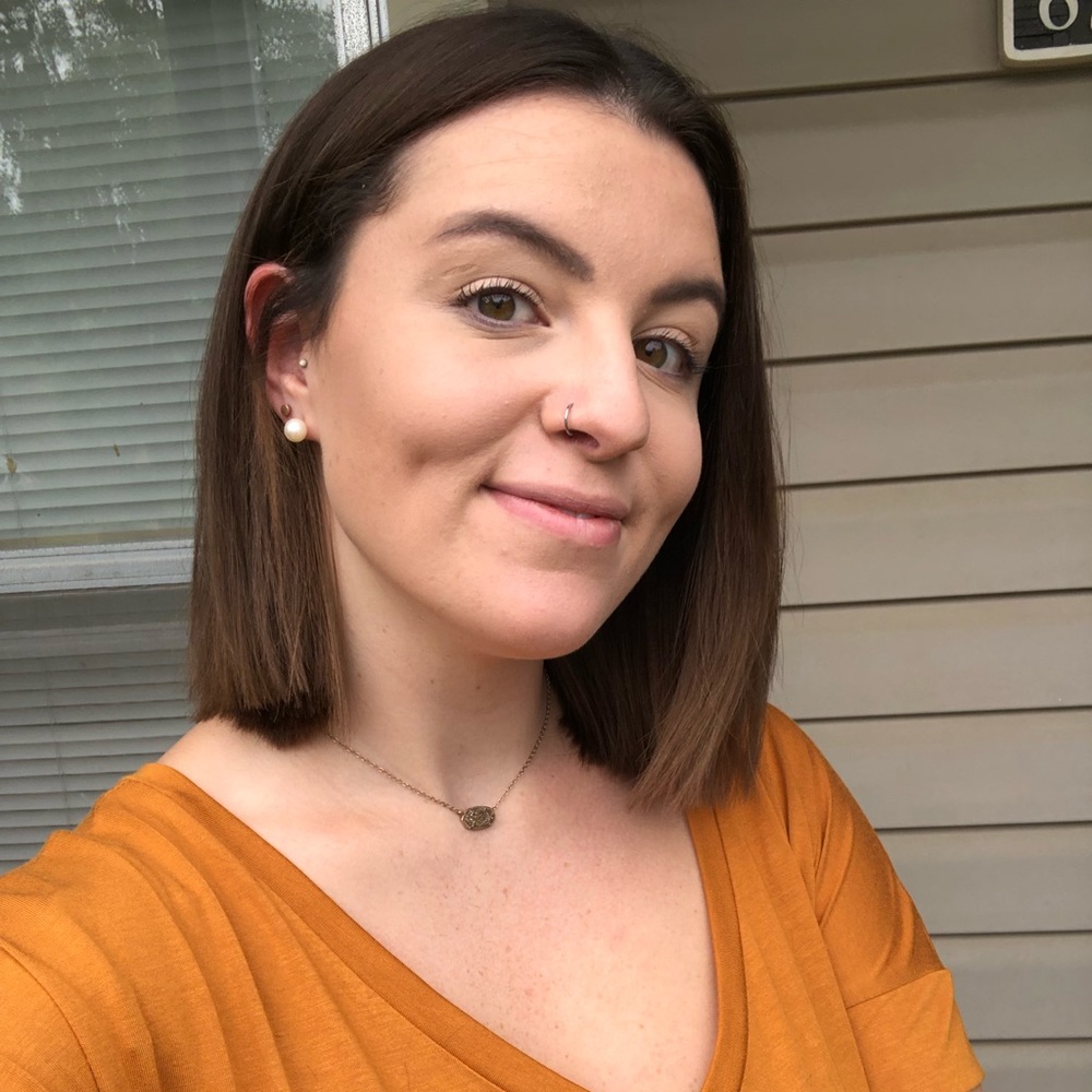 Meet your Posher, Lauren